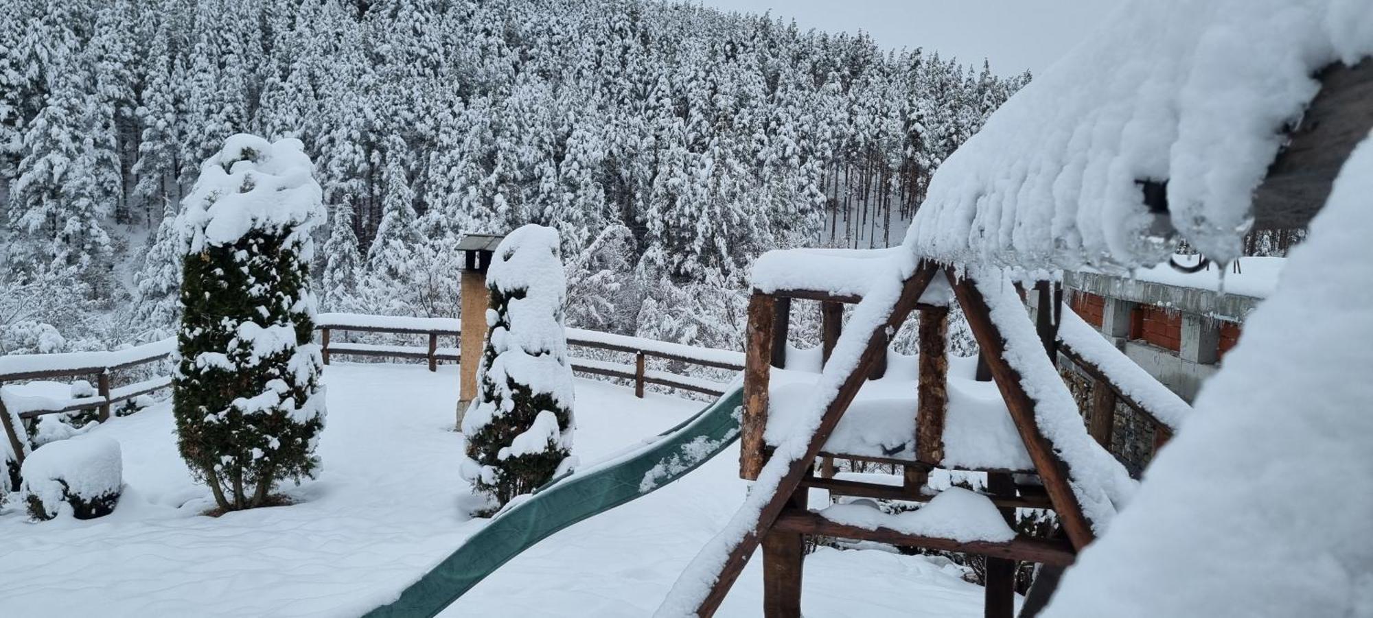 Панорама Хаус Лещен И Еко Къщи Дървена И Землянка Leshten Exterior foto