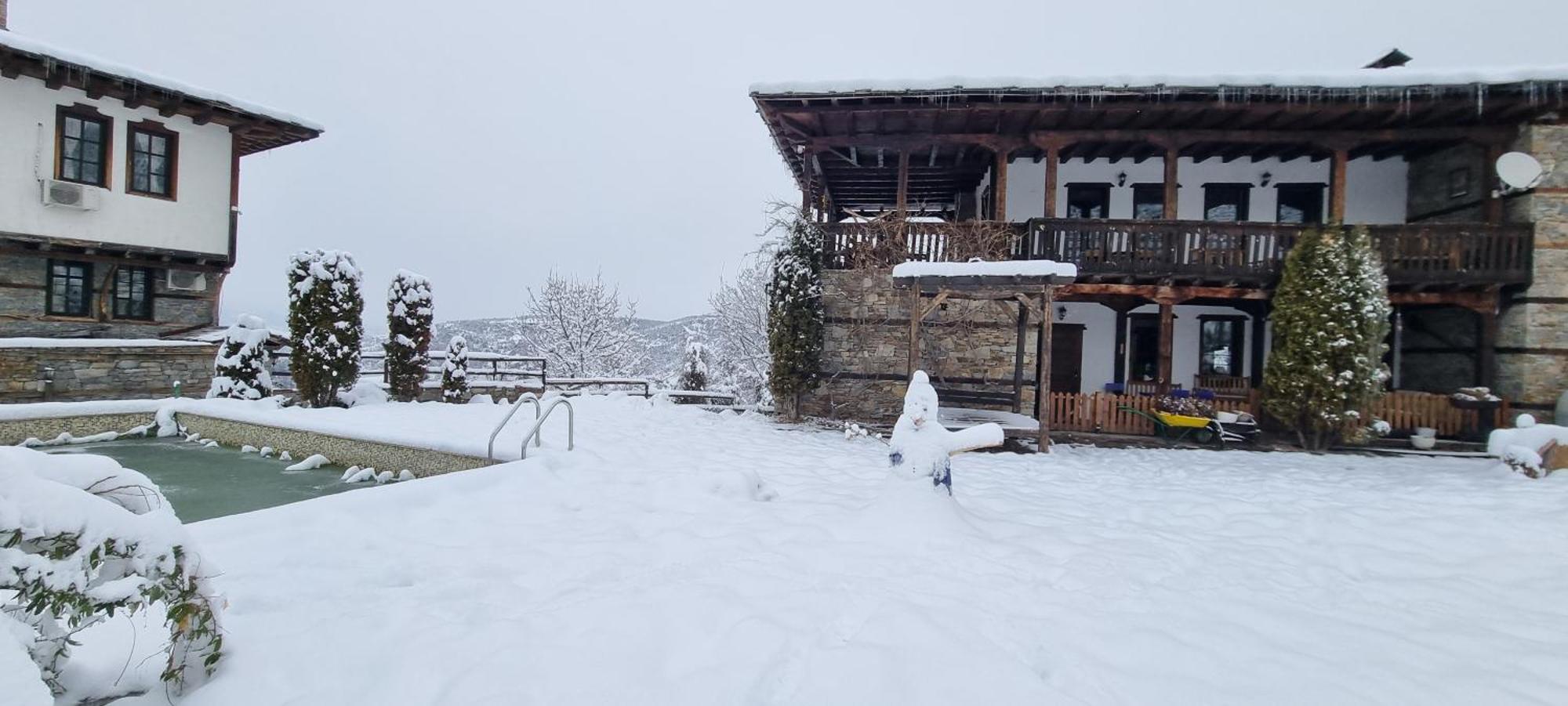 Панорама Хаус Лещен И Еко Къщи Дървена И Землянка Leshten Exterior foto