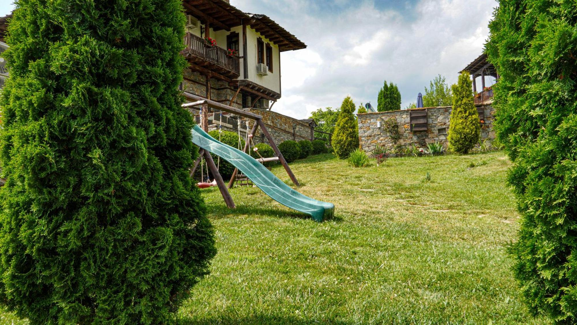 Панорама Хаус Лещен И Еко Къщи Дървена И Землянка Leshten Exterior foto