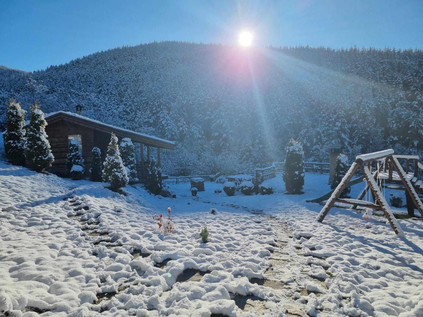 Панорама Хаус Лещен И Еко Къщи Дървена И Землянка Leshten Exterior foto